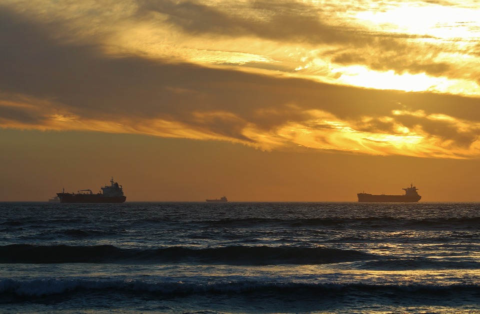 DryShips Sells VLGC Quartet and Two Panamaxes