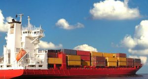 Feeder ship